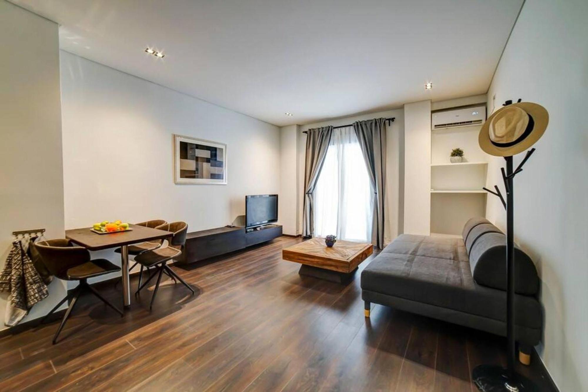 Classy And Stylish Apartment Next To Hilton Афины Экстерьер фото