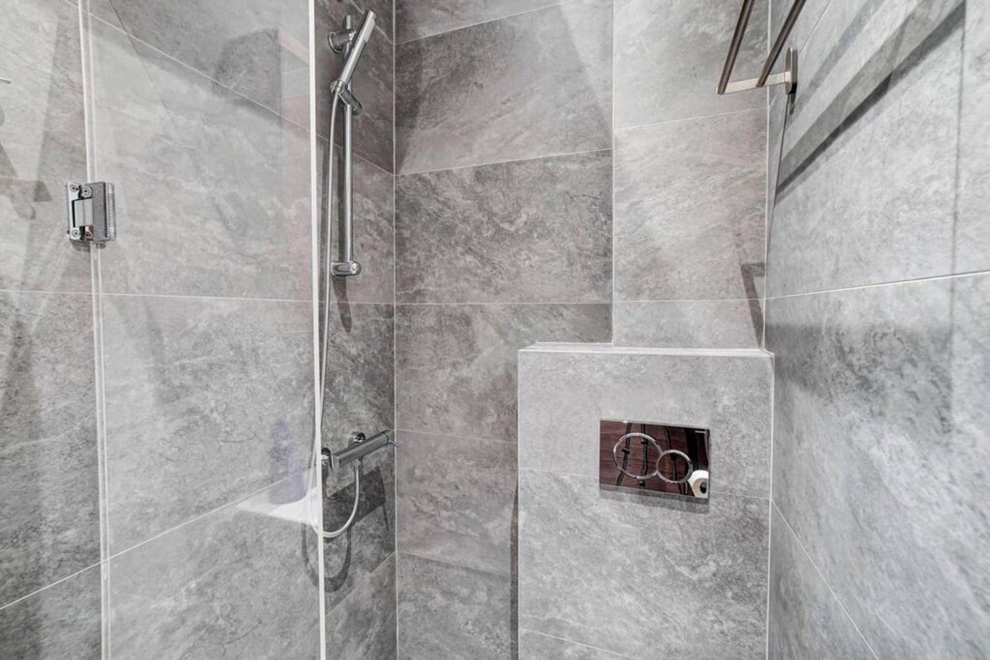 Classy And Stylish Apartment Next To Hilton Афины Экстерьер фото