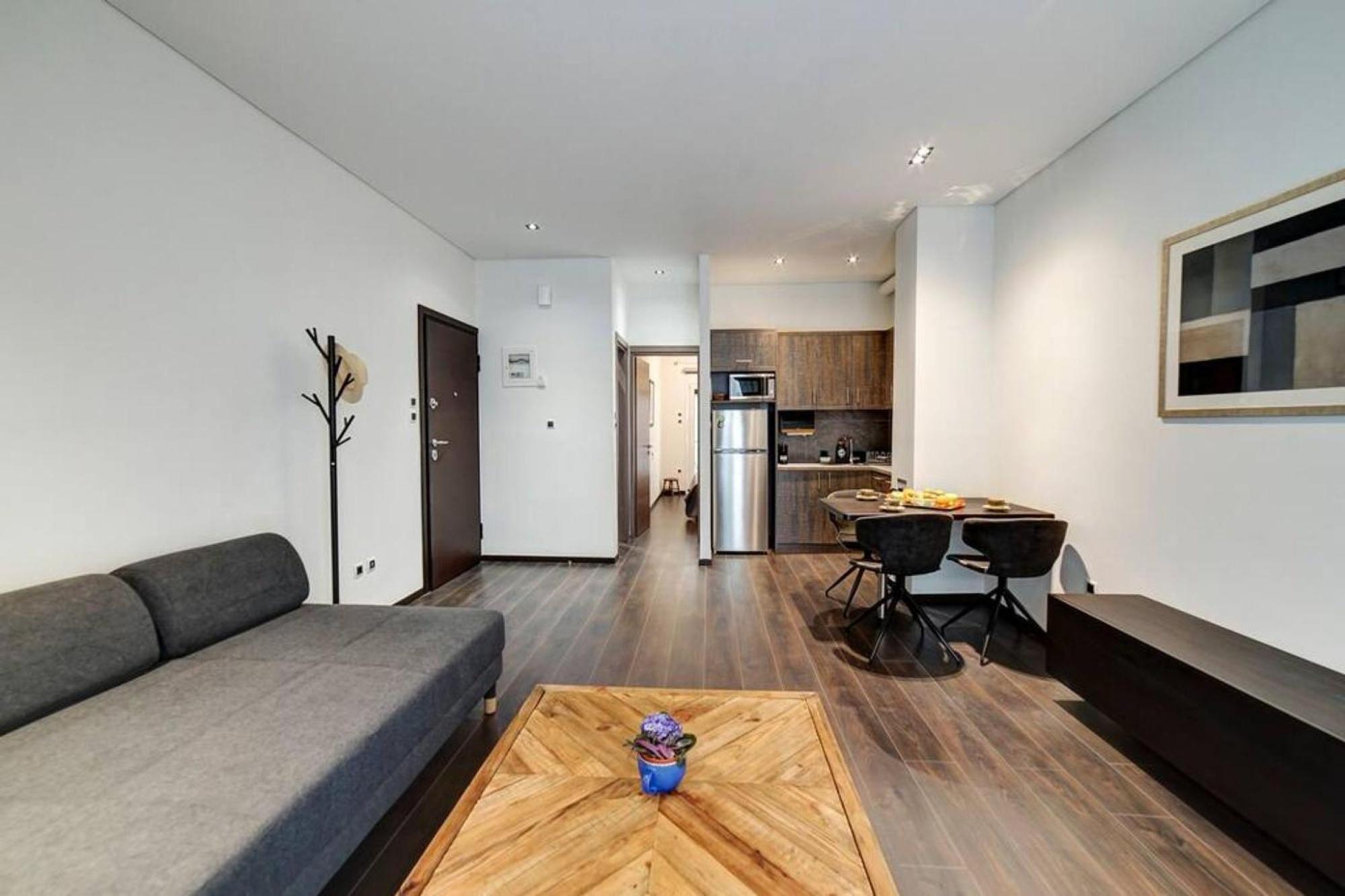 Classy And Stylish Apartment Next To Hilton Афины Экстерьер фото